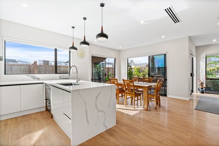 Photo of property in 38 Craigs Way, Hobsonville, Auckland, 0616