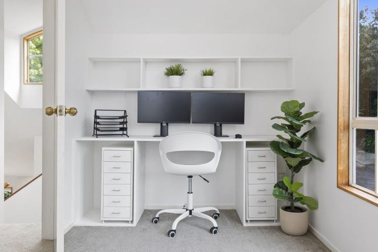 Photo of property in 1/31 Holdaway Avenue, Northcote, Auckland, 0627