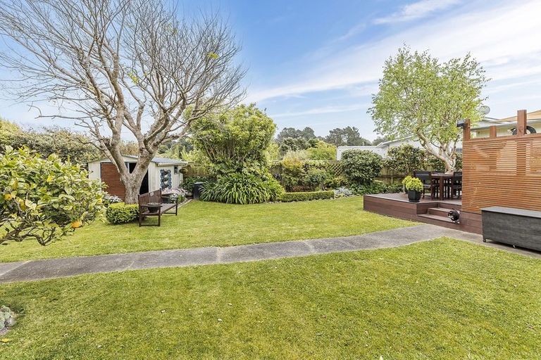 Photo of property in 142 Kahu Road, Paremata, Porirua, 5024