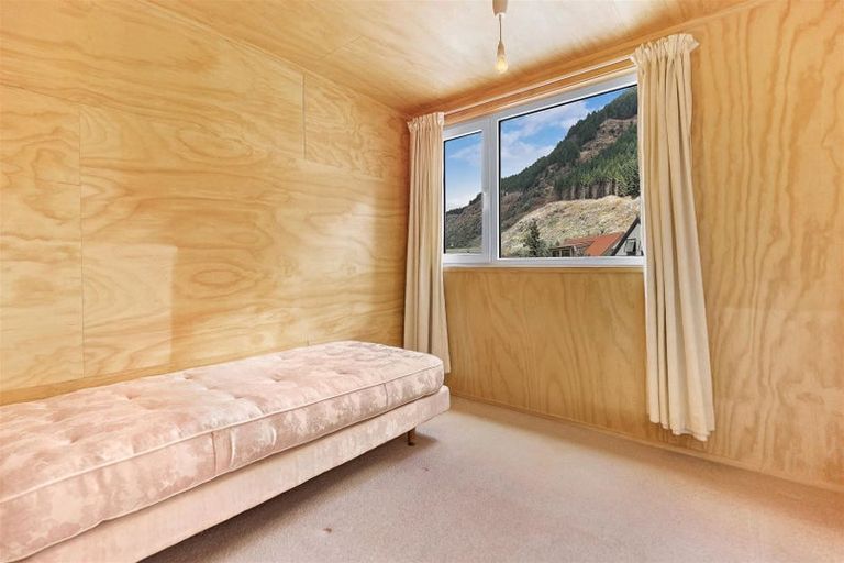 Photo of property in 255 Fernhill Road, Sunshine Bay, Queenstown, 9300