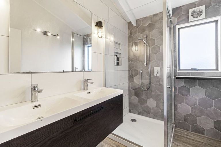 Photo of property in 44 Polkinghorne Drive, Manly, Whangaparaoa, 0930