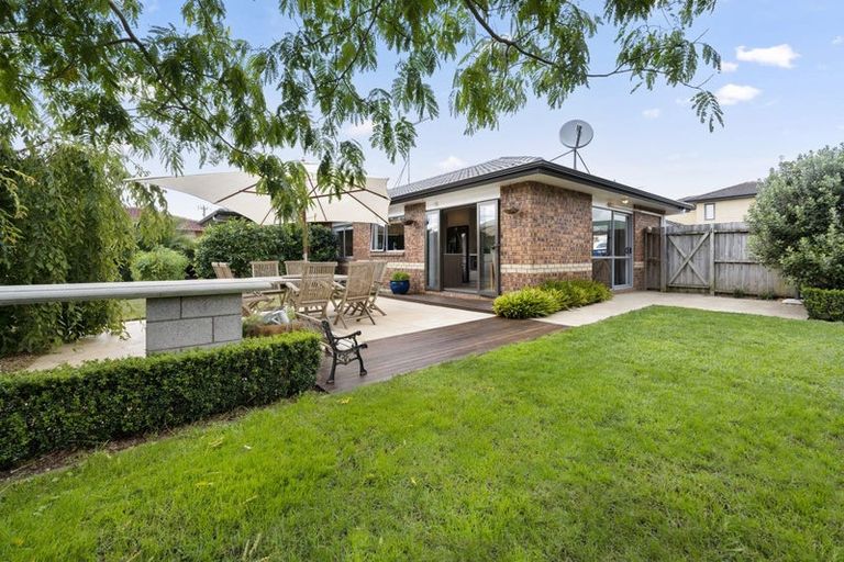Photo of property in 20 Hocken Place, Mangere Bridge, Auckland, 2022