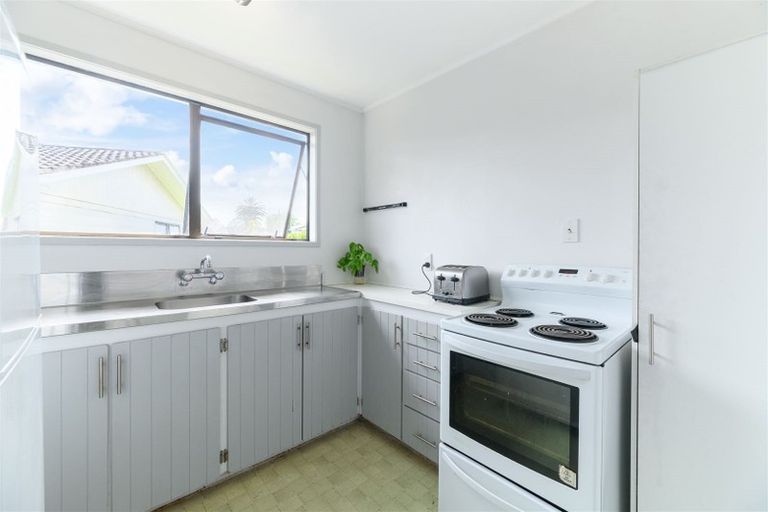 Photo of property in 1/10 Hillman Place, Ranui, Auckland, 0612