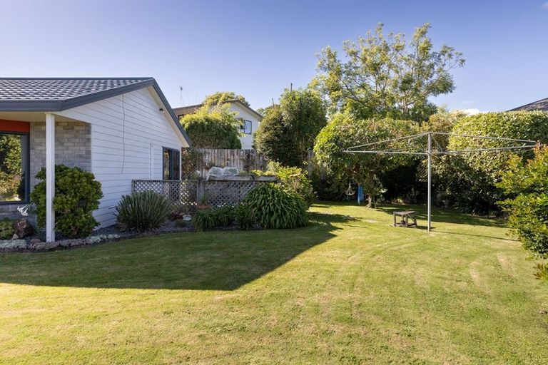 Photo of property in 16 Margaret Drive, Omokoroa, 3114