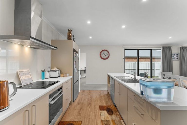 Photo of property in 24 Sholto Duncan Crescent, Halswell, Christchurch, 8025