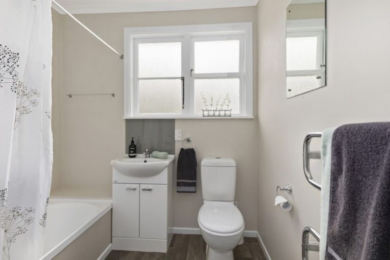 Photo of property in 126 Kowhai Street, Naenae, Lower Hutt, 5011