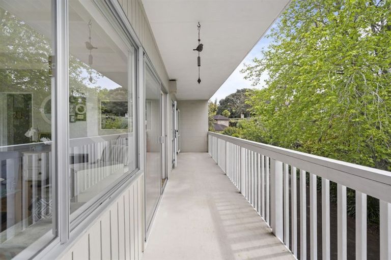 Photo of property in 1/18 Bevyn Street, Castor Bay, Auckland, 0620