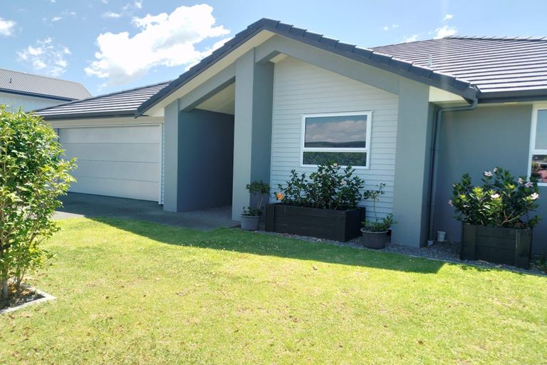 Photo of property in 21 Makura Drive, Papamoa Beach, Papamoa, 3118