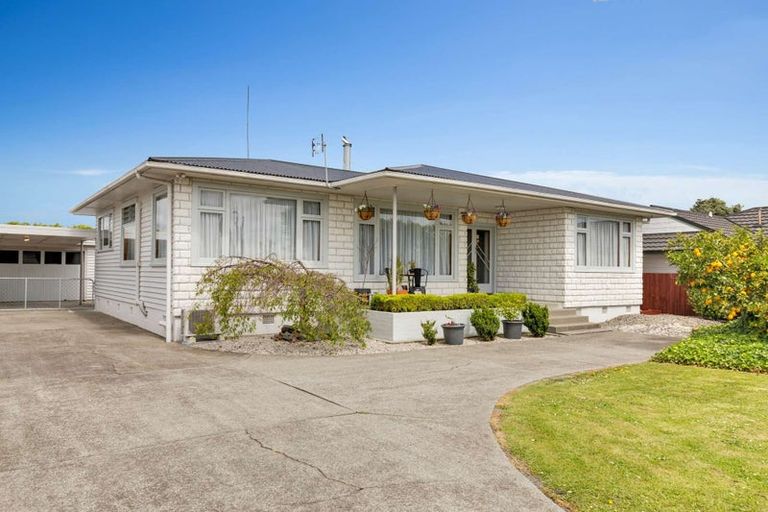 Photo of property in 4 Belvedere Crescent, Takaro, Palmerston North, 4412