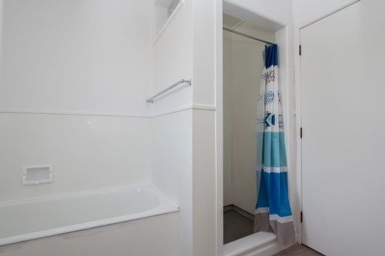 Photo of property in 18 Oxford Street, Fairfield, Hamilton, 3214