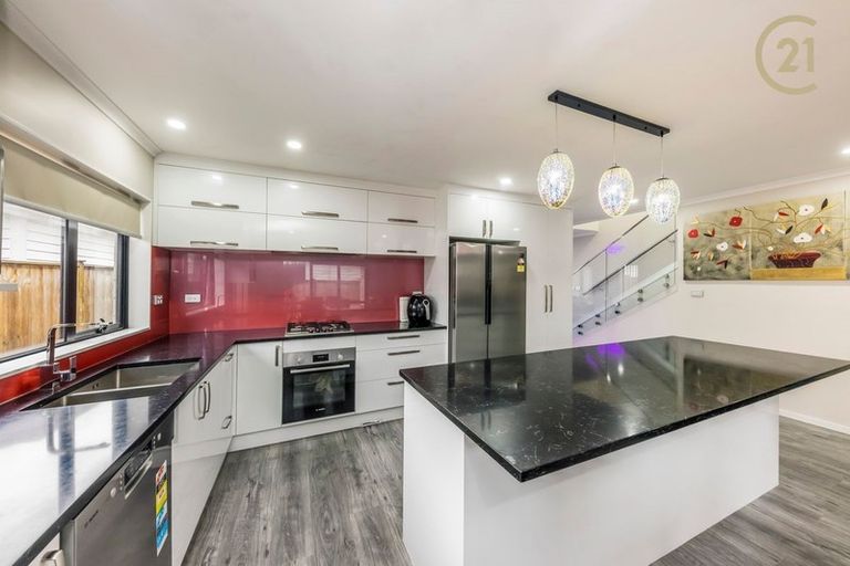 Photo of property in 14 Koroheke Road, Takanini, 2110