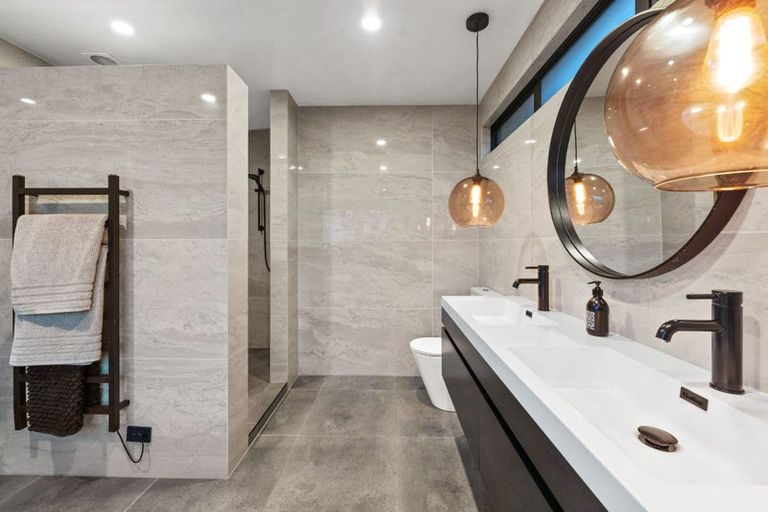 Photo of property in 175 Sandspit Road, Shelly Park, Auckland, 2014