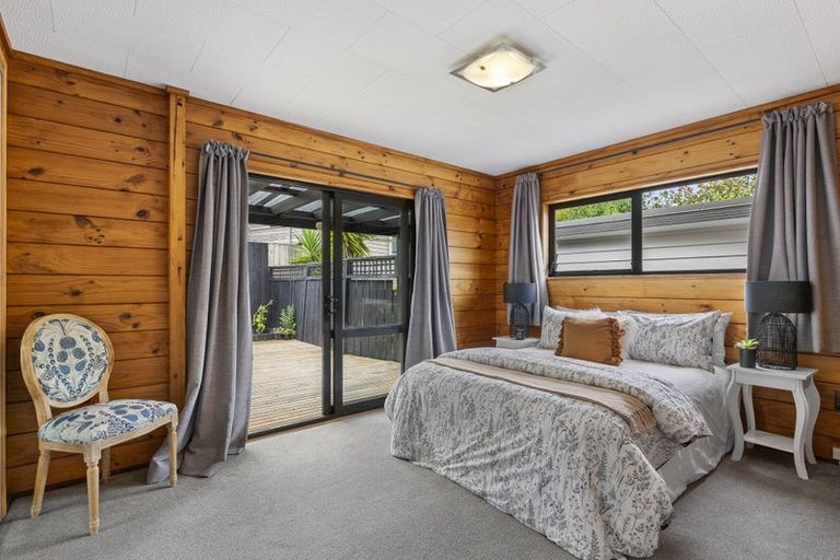 Photo of property in 2 Gosford Drive, Botany Downs, Auckland, 2010