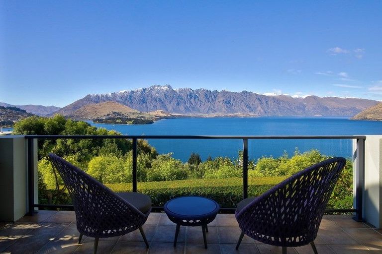 Photo of property in 4 Vanguard Lane, Fernhill, Queenstown, 9300