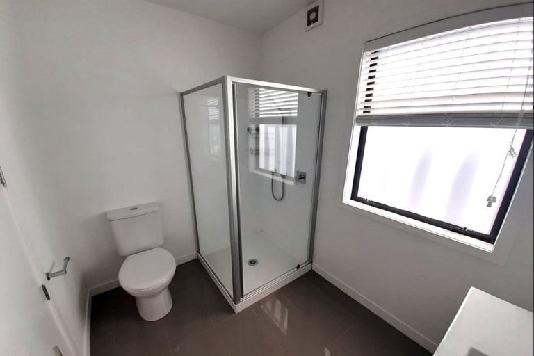 Photo of property in 4/50 Ocean View Road, Northcote, Auckland, 0627