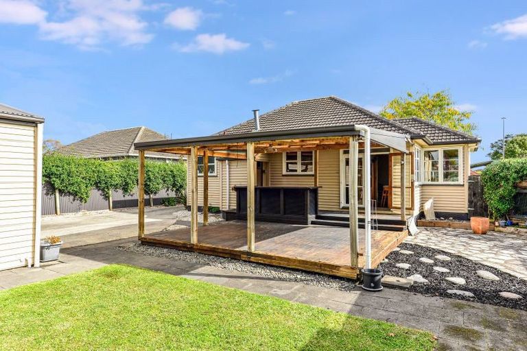 Photo of property in 7 Armitage Place, Fairfield, Hamilton, 3214