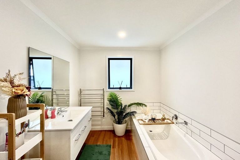 Photo of property in 40a Tainui Street, Levin, 5510