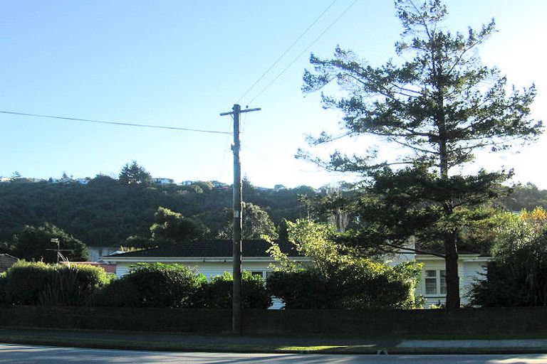 Photo of property in 66 Stokes Valley Road, Stokes Valley, Lower Hutt, 5019