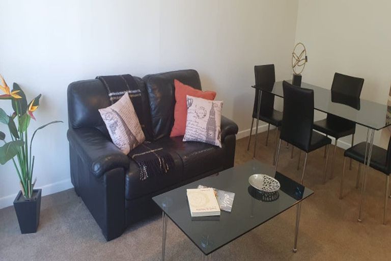 Photo of property in 25 Finnimore Terrace, Vogeltown, Wellington, 6021