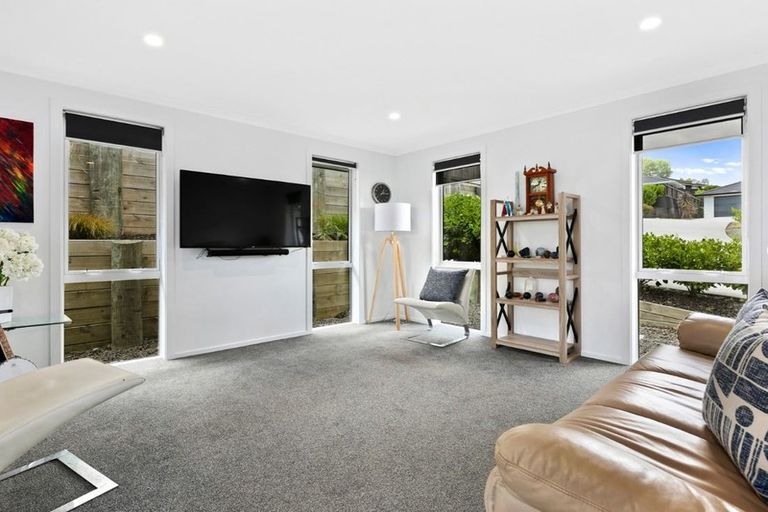 Photo of property in 22 Ballintoy Park Drive, Welcome Bay, Tauranga, 3175