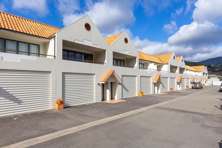 Photo of property in 9/45 Beach Road, Waikawa, Picton, 7220