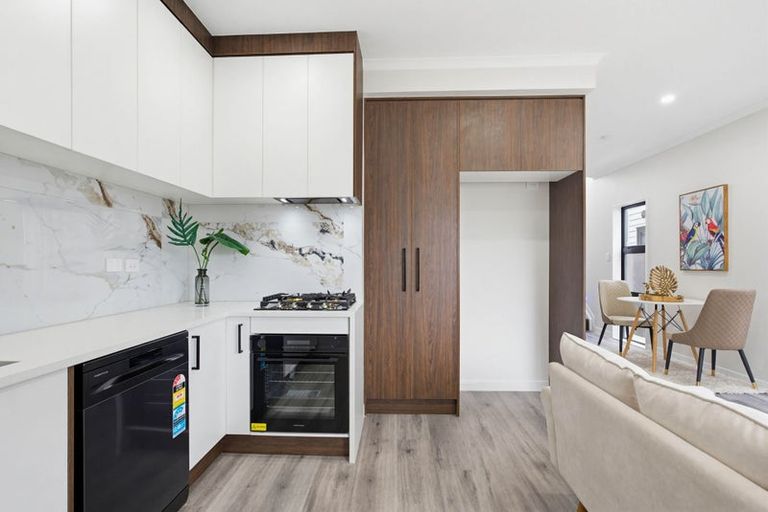 Photo of property in 85b Raglan Street, Mangere East, Auckland, 2024