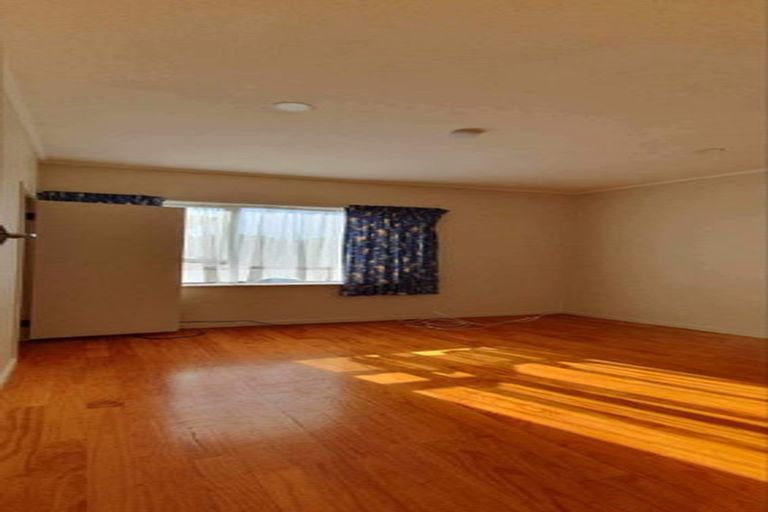 Photo of property in 10 Valencia Place, Manurewa, Auckland, 2102