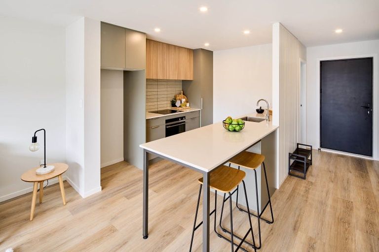 Photo of property in 2/90 Knights Road, Hutt Central, Lower Hutt, 5010