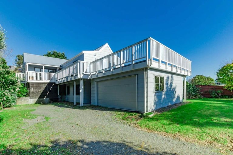 Photo of property in 11 Hicks Crescent, Waikanae Beach, Waikanae, 5036