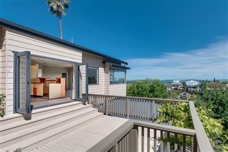 Photo of property in 7 Hooker Avenue, Hospital Hill, Napier, 4110