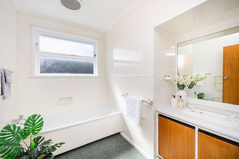 Photo of property in 4 Cremorne Avenue, Hokowhitu, Palmerston North, 4410