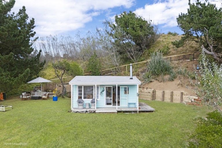 Photo of property in 8 Signal Street, Foxton Beach, Foxton, 4815