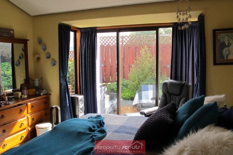 Photo of property in 122 Larnach Road, Vauxhall, Dunedin, 9013