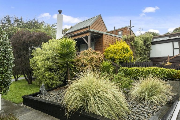 Photo of property in The Triangle, 9/33 Halswater Drive, Churton Park, Wellington, 6037