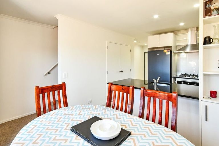 Photo of property in 11 Beardmore Lane, Papakura, 2110