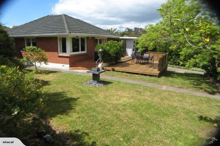Photo of property in 19 Woodstock Road, Forrest Hill, Auckland, 0620