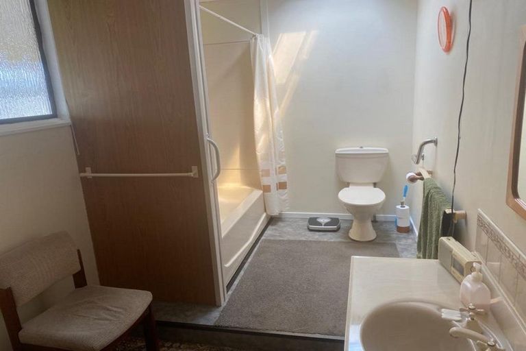 Photo of property in 4 Albert Street, Hawera, 4610