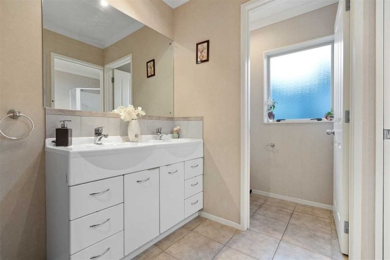 Photo of property in 97 Valley Road, Pukekohe, 2120