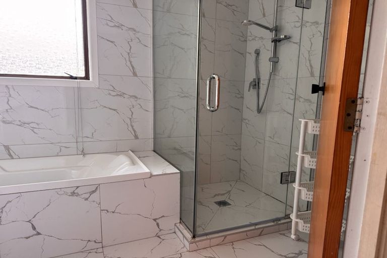 Photo of property in 119 Aviemore Drive, Highland Park, Auckland, 2010