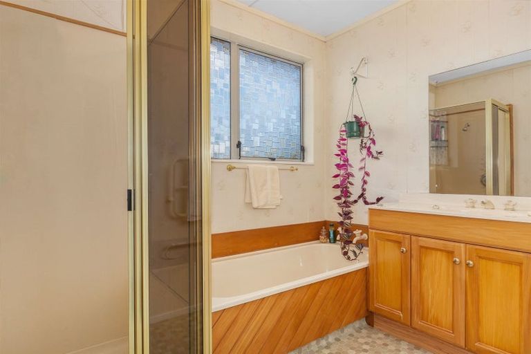 Photo of property in 20 Cassley Crescent, Papakowhai, Porirua, 5024