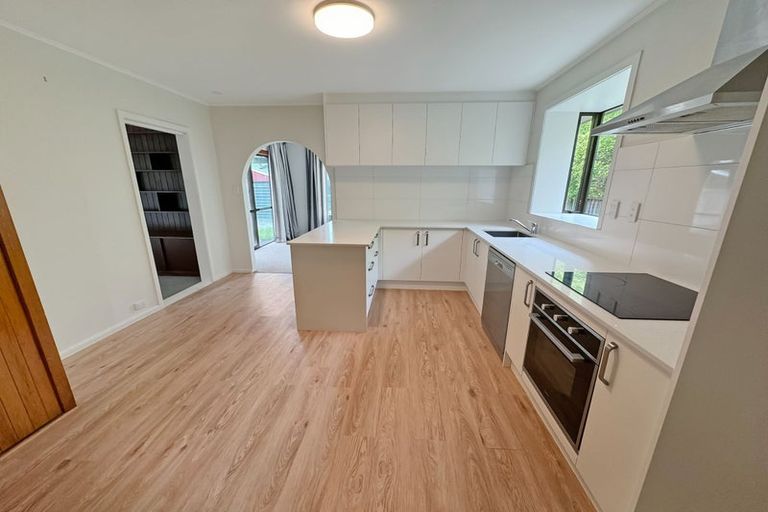 Photo of property in 16 Manor Place, Bryndwr, Christchurch, 8053