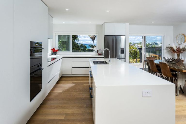 Photo of property in 4/92 Churchill Road, Murrays Bay, Auckland, 0630