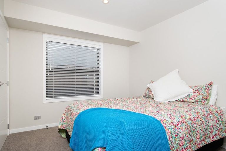 Photo of property in 16 Korako Drive, Kumeu, 0810