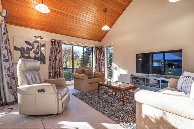 Photo of property in 68a Ihaka Street, Hokowhitu, Palmerston North, 4410