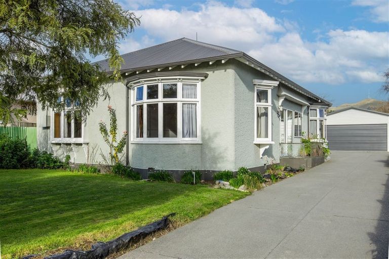 Photo of property in 112 Malcolm Avenue, Beckenham, Christchurch, 8023