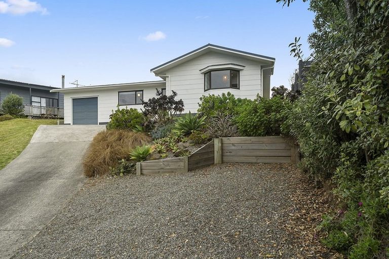 Photo of property in 14 Frances Street, Waikanae Beach, Waikanae, 5036