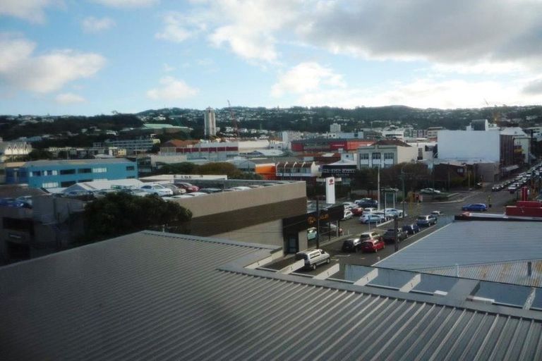Photo of property in Chatsworth Flats, 7/23 Pirie Street, Mount Victoria, Wellington, 6011