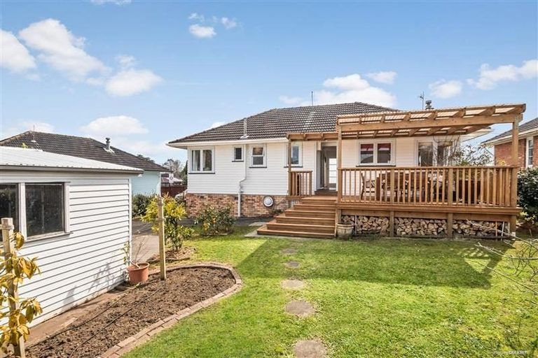 Photo of property in 41 Waipani Road, Te Atatu Peninsula, Auckland, 0610