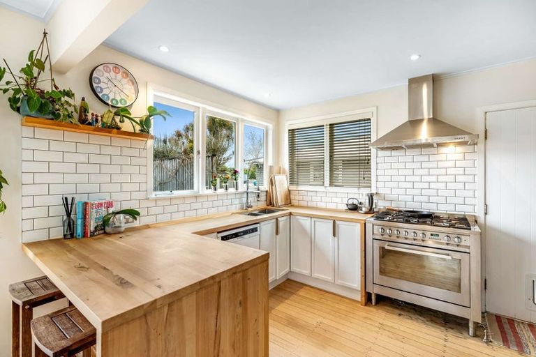 Photo of property in 120 Parkhurst Road, Parakai, 0830