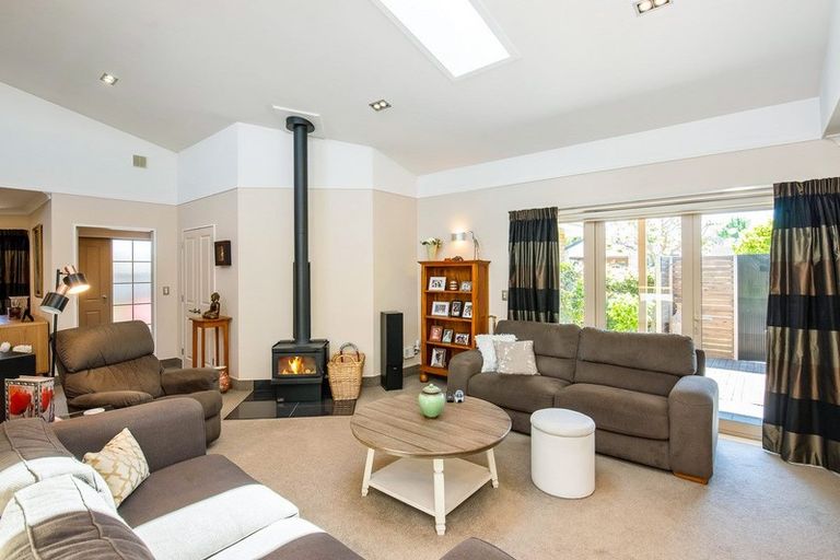 Photo of property in 26 Gandalf Crescent, Paraparaumu, 5032